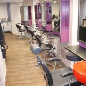 salon-de-coiffure-miroir-300x225
